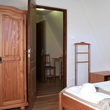Kadarta Vendeglo Panzio Bed & Breakfast Veszprem Exterior photo